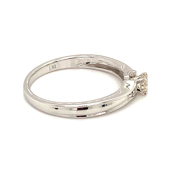 (MIA) Anillo con diamantes en oro blanco 18kt. - DGjoyeros