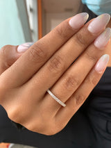 (MIA) Banda con diamantes en oro blanco 18k - DGjoyeros