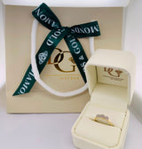 (SOFIA) Anillo (3 flores) con diamantes en oro amarillo 10k - DGjoyeros