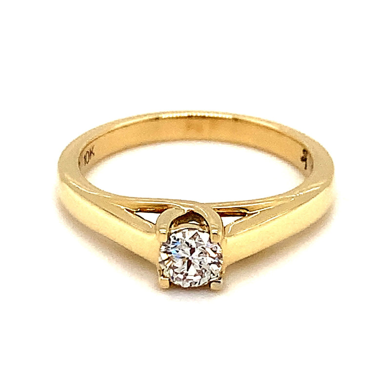 (SOFIA) Anillo con diamante en oro amarillo 10kt. - DGjoyeros