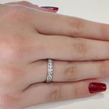 (SOFIA) Banda con diamantes en oro blanco 10k - DGjoyeros