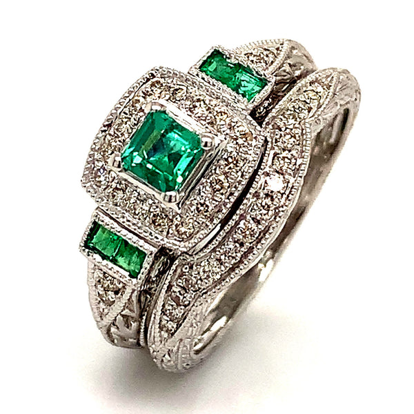(SOFIA) Set de anillos con diamantes y esmeraldas en oro blanco 10Kt. - DGjoyeros