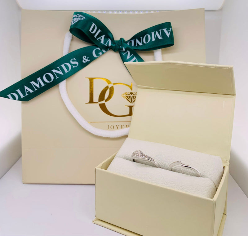 (SOFIA) Set de anillos de diamantes en oro blanco 10Kt. - DGjoyeros