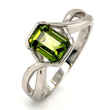 Anillo de peridoto en plata 925