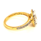 (LD) Anillo con diamantes de laboratorio en oro amarillo 14kt.