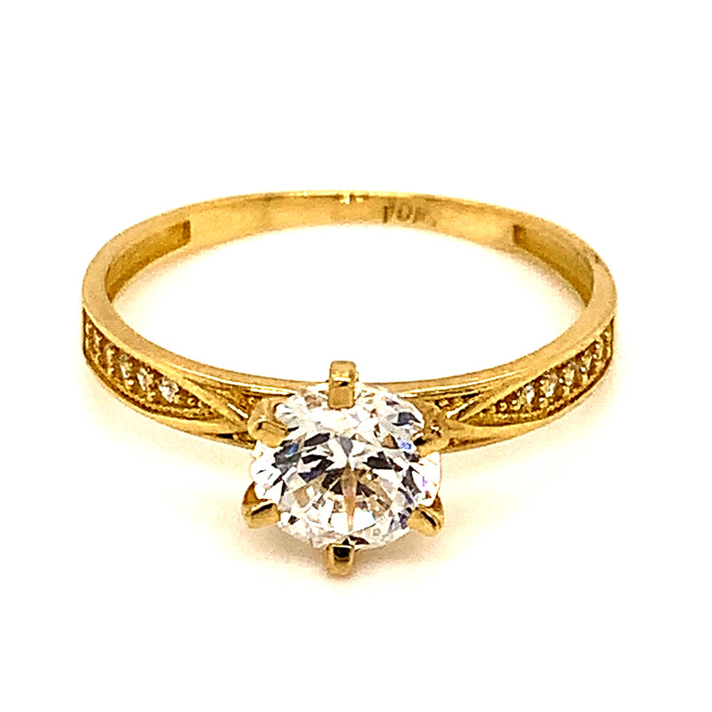 Anillo con circones en oro amarillo 10kt.