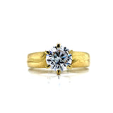 Anillo con circones en oro amarillo 10kt.