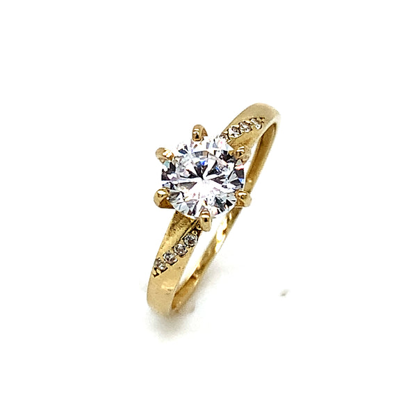 Anillo con circones en oro amarillo 10kt.