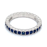 Anillo de Zafiros en oro blanco 14k.