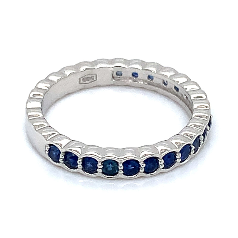 Anillo de Zafiros en oro blanco 14k.