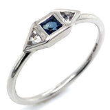 Anillo de zafiros en oro blanco 14k