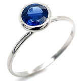 Anillo de zafiro en oro blanco 14k