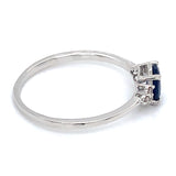 Anillo de Zafiros con Diamantes en oro blanco 14k.