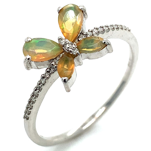 Anillo de Ópalo con diamantes en oro blanco 14k.