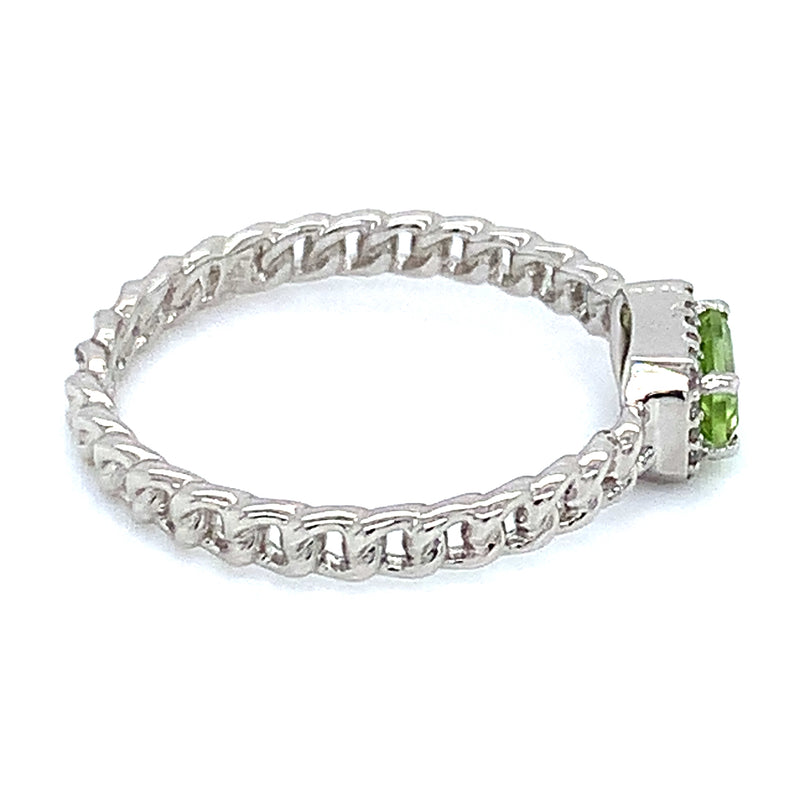 Anillo de Peridoto con diamantes en oro blanco 14k.