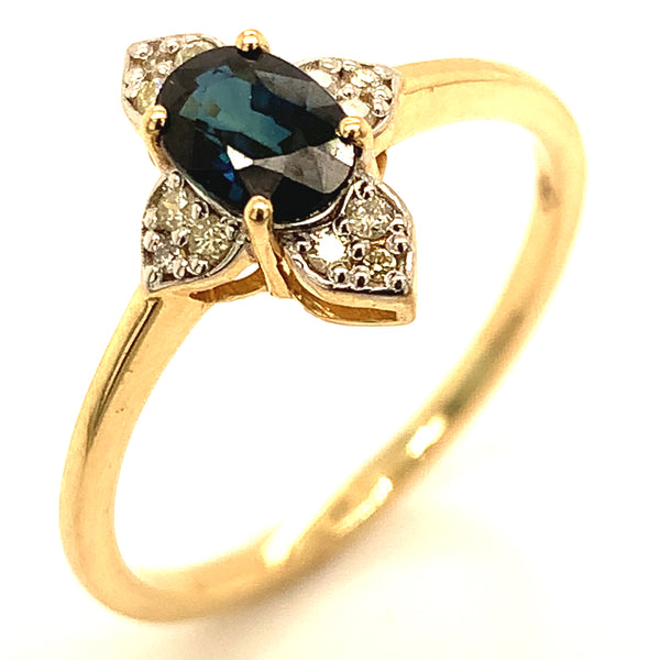 Anillo de Zafiro con diamantes en oro amarillo 14k.