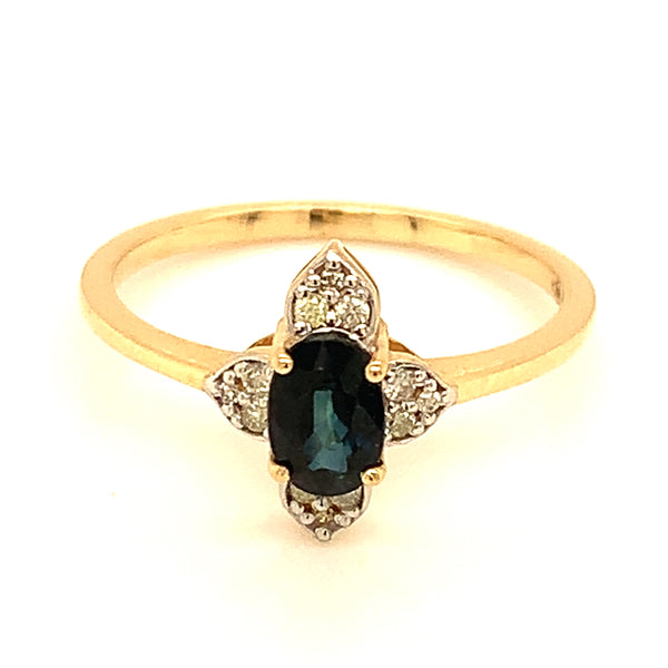 Anillo de Zafiro con diamantes en oro amarillo 14k.