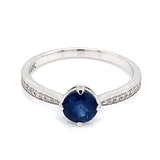 Anillo de Zafiro con Diamantes en oro blanco 14k.