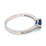 Anillo de Zafiro con Diamantes en oro blanco 14k.