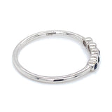 Anillo de zafiros en oro blanco 14k