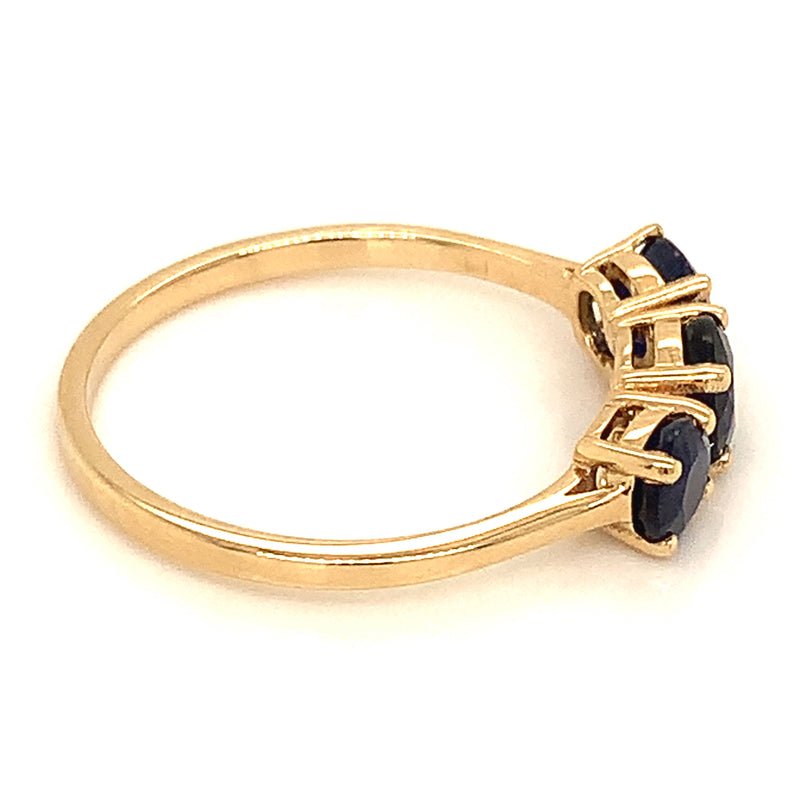 Anillo de Zafiro con diamantes en oro amarillo 14k.