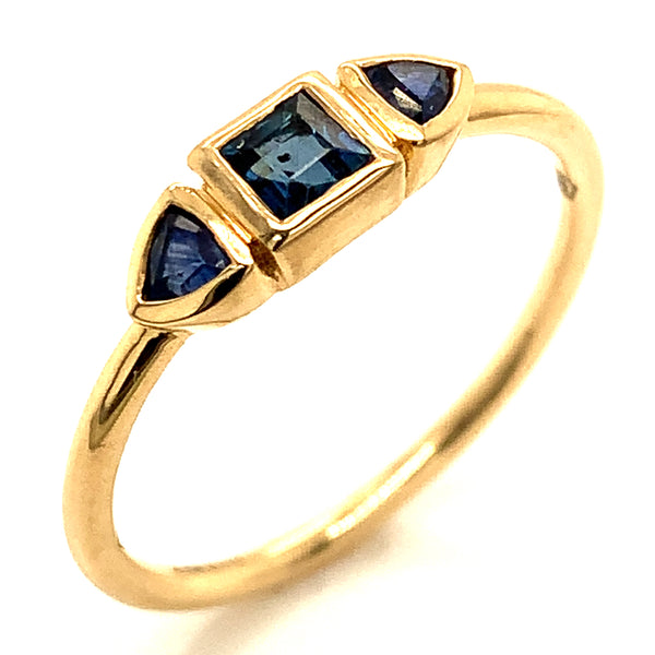 Anillo de Zafiros con diamantes en oro amarillo 14k.