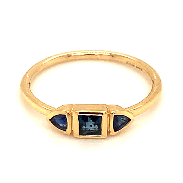 Anillo de Zafiros con diamantes en oro amarillo 14k.