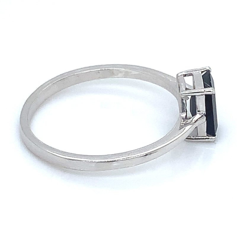 Anillo con zafiro en plata 925
