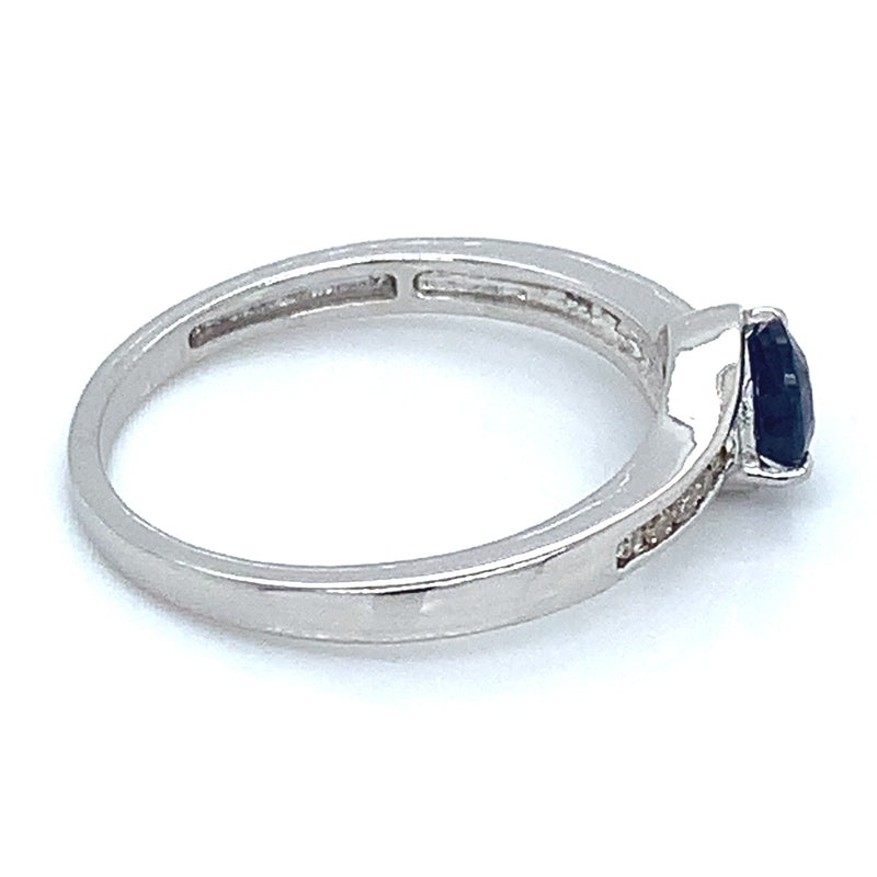 Anillo con zafiro y diamantes en plata 925