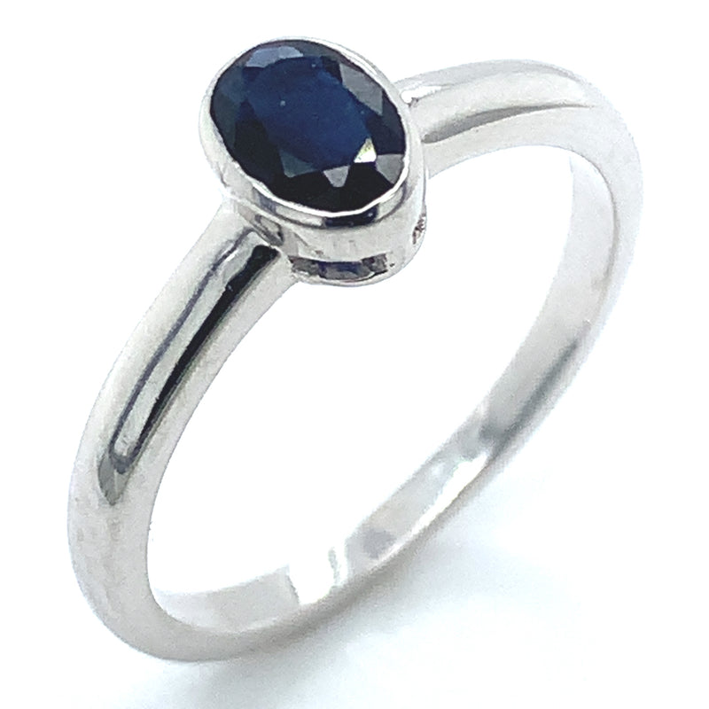 Anillo con zafiro en plata 925