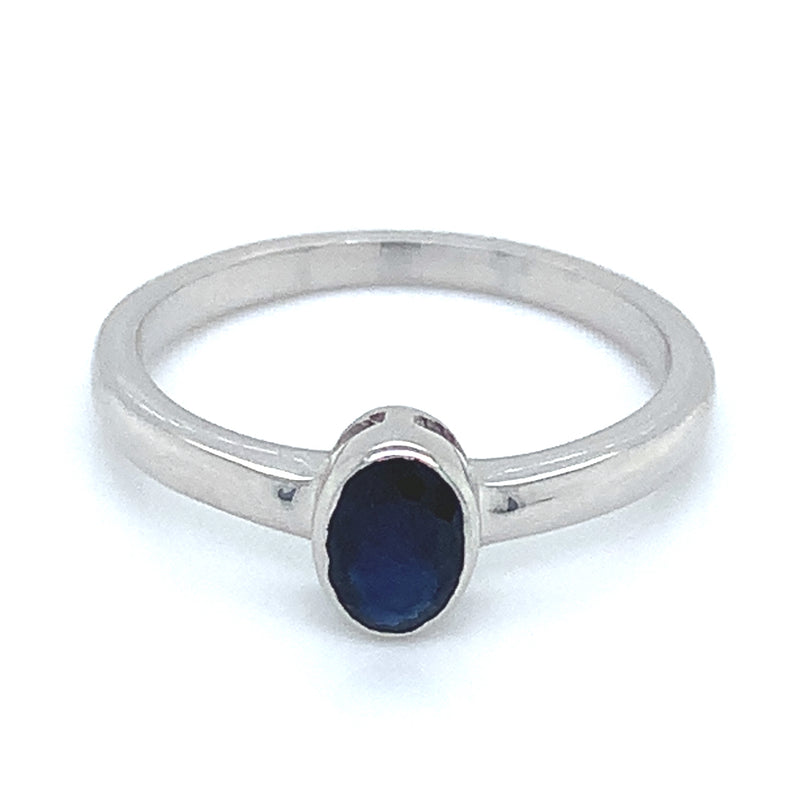 Anillo con zafiro en plata 925