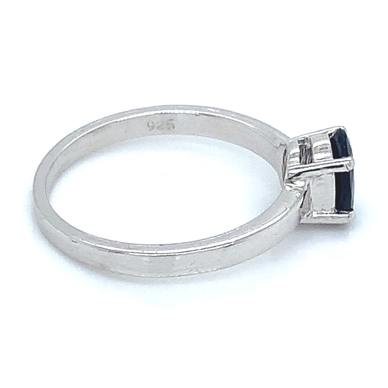 Anillo con zafiro en plata 925