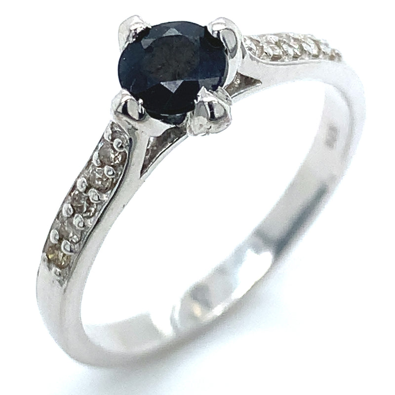 Anillo con zafiro y diamantes en plata 925