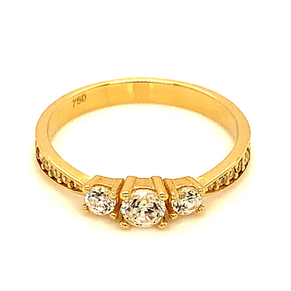 Anillo con circones en oro amarillo 18kt.
