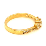 Anillo con circones en oro amarillo 18kt.