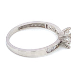 Anillo con circones en oro blanco 18kt.
