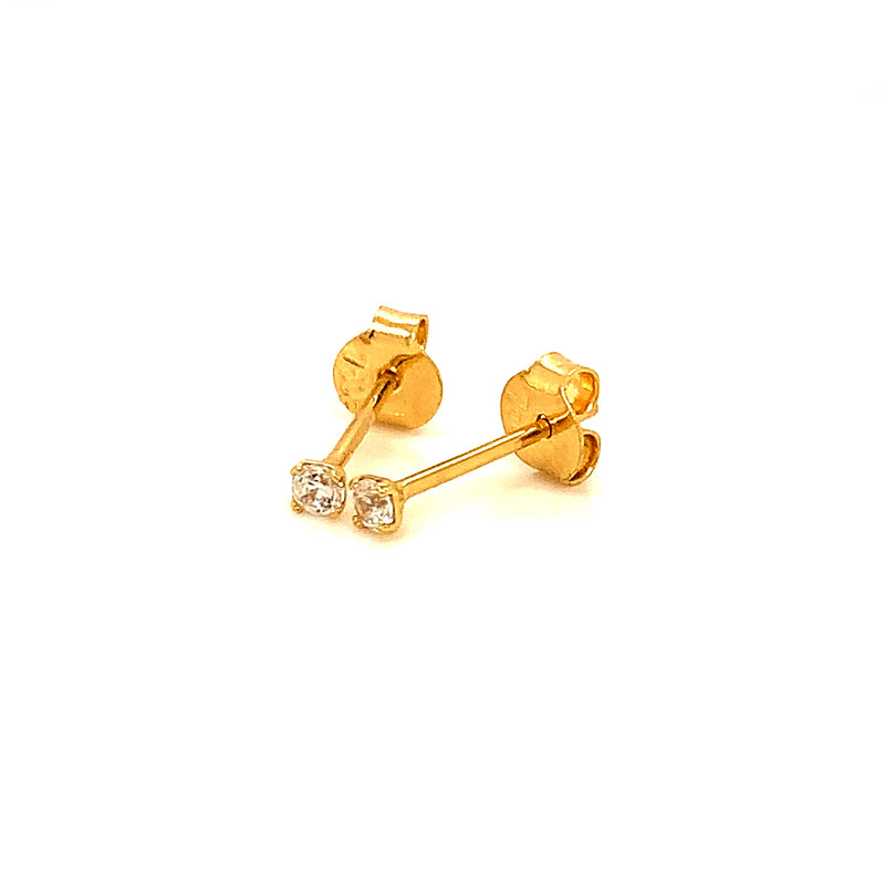 Aretes con circones en oro amarillo 18kt.