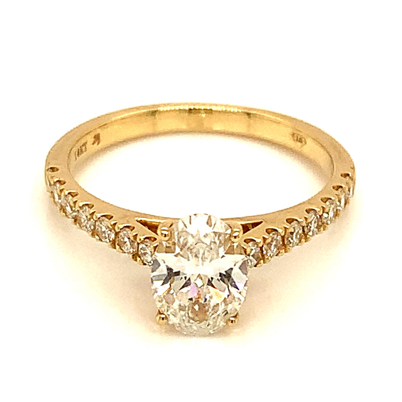 (LD) Anillo con diamantes de laboratorio en oro amarillo 14kt.