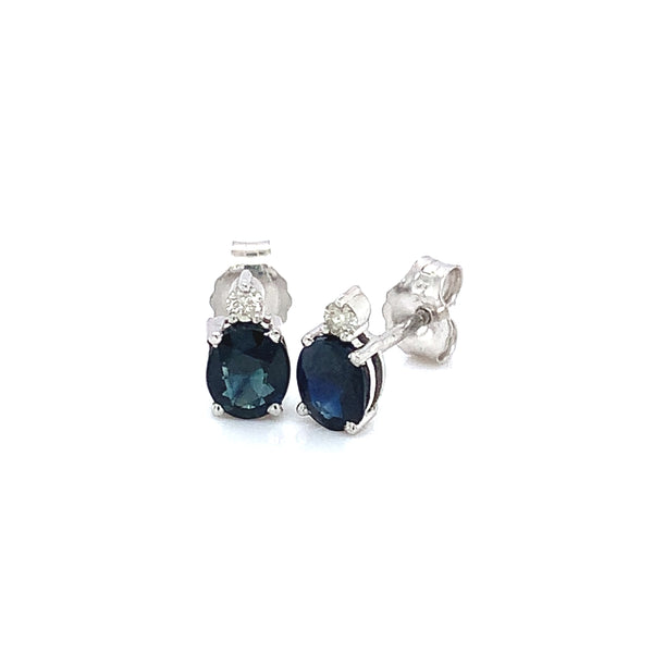 Juego de zafiros con diamantes en oro blanco 18kt.