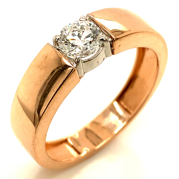 (LD) Anillo con diamante de laboratorio en oro amarillo 14kt.