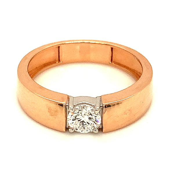 (LD) Anillo con diamante de laboratorio en oro amarillo 14kt.