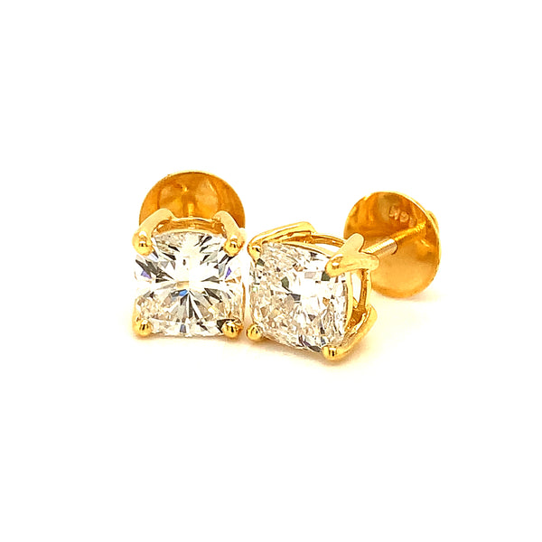 (LD) Aretes con diamantes de laboratorio en oro amarillo 14kt.