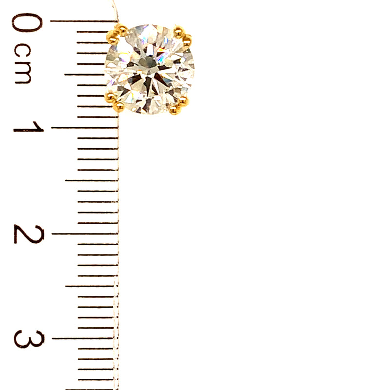 (LD) Aretes con diamantes de laboratorio en oro amarillo 14kt.