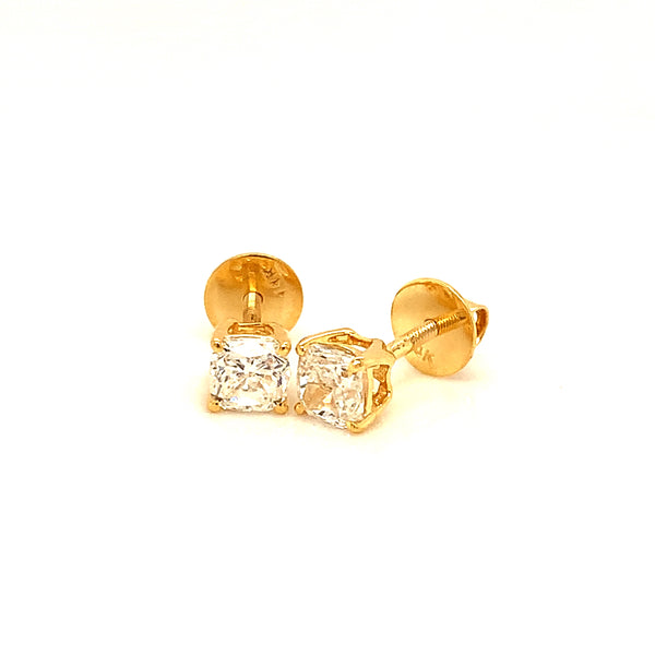 (LD) Aretes con diamantes de laboratorio en oro amarillo 14kt.