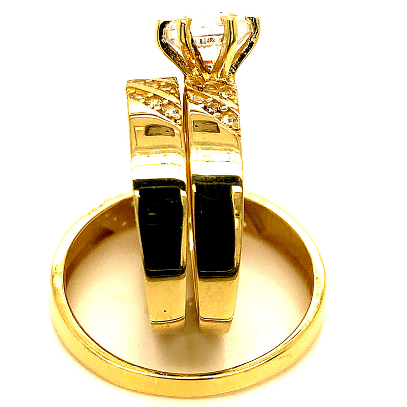 Trío de anillos con circones en oro amarillo 10kt.