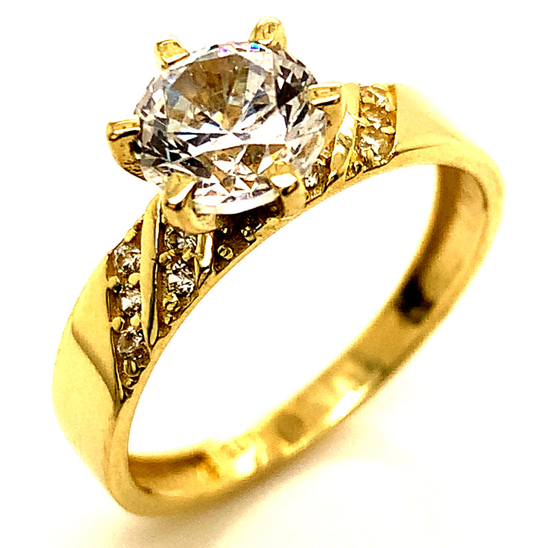 Trío de anillos con circones en oro amarillo 10kt.