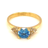 Anillo con circones en oro amarillo 10kt.