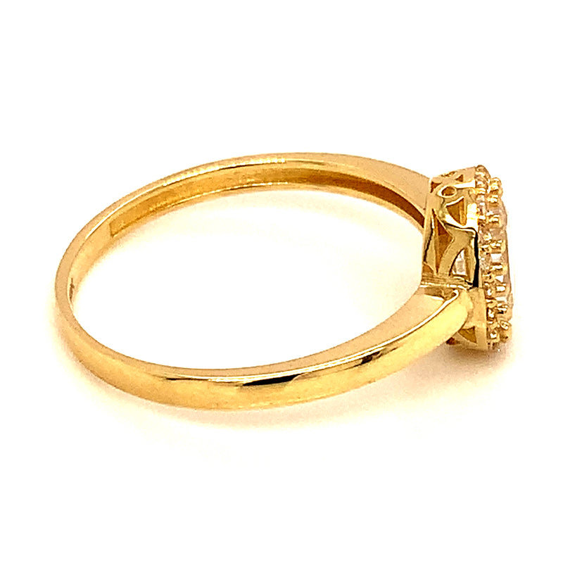 Anillo con circones en oro amarillo 10kt.