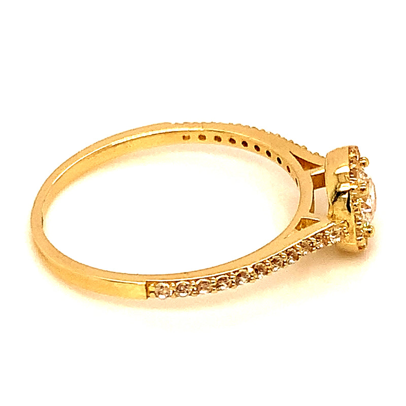 Anillo con circones en oro amarillo 10kt.
