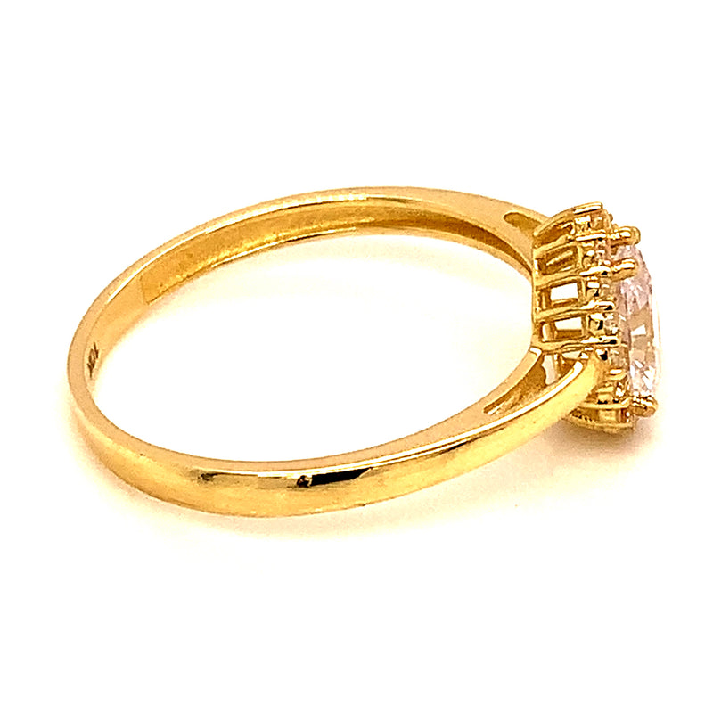 Anillo con circones en oro amarillo 10kt.
